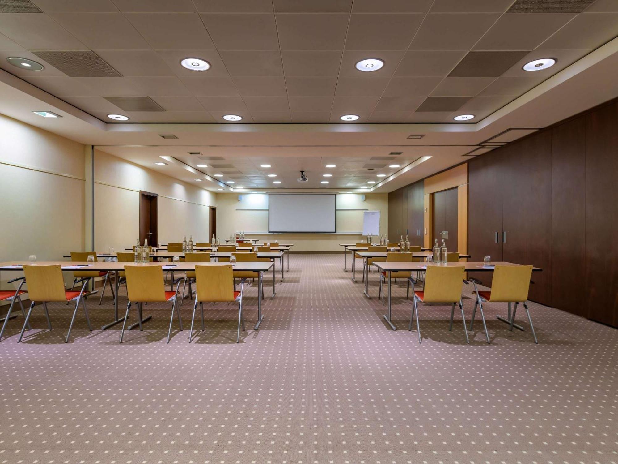Moevenpick Hotel Geneva Meyrin Luaran gambar