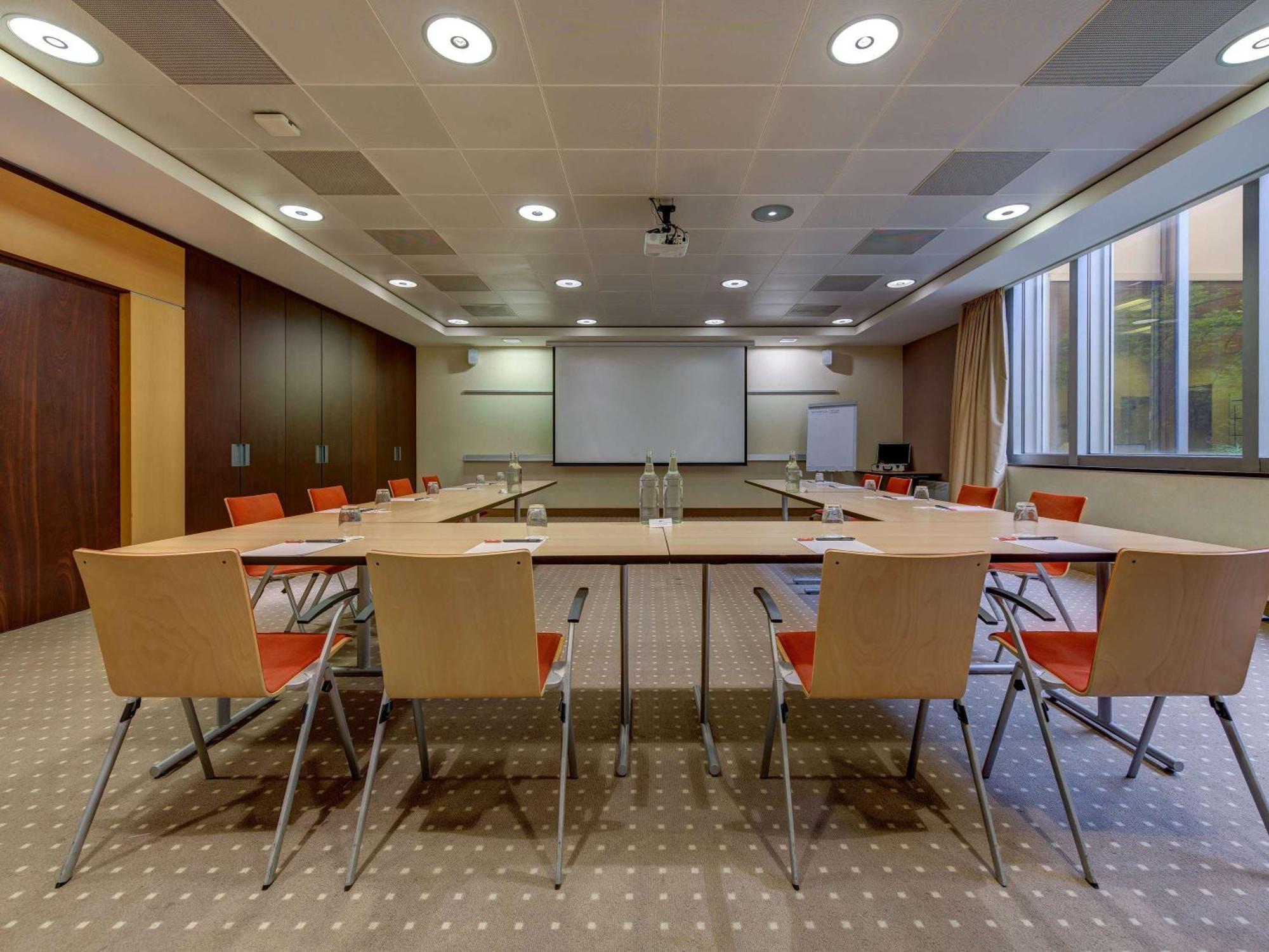 Moevenpick Hotel Geneva Meyrin Luaran gambar