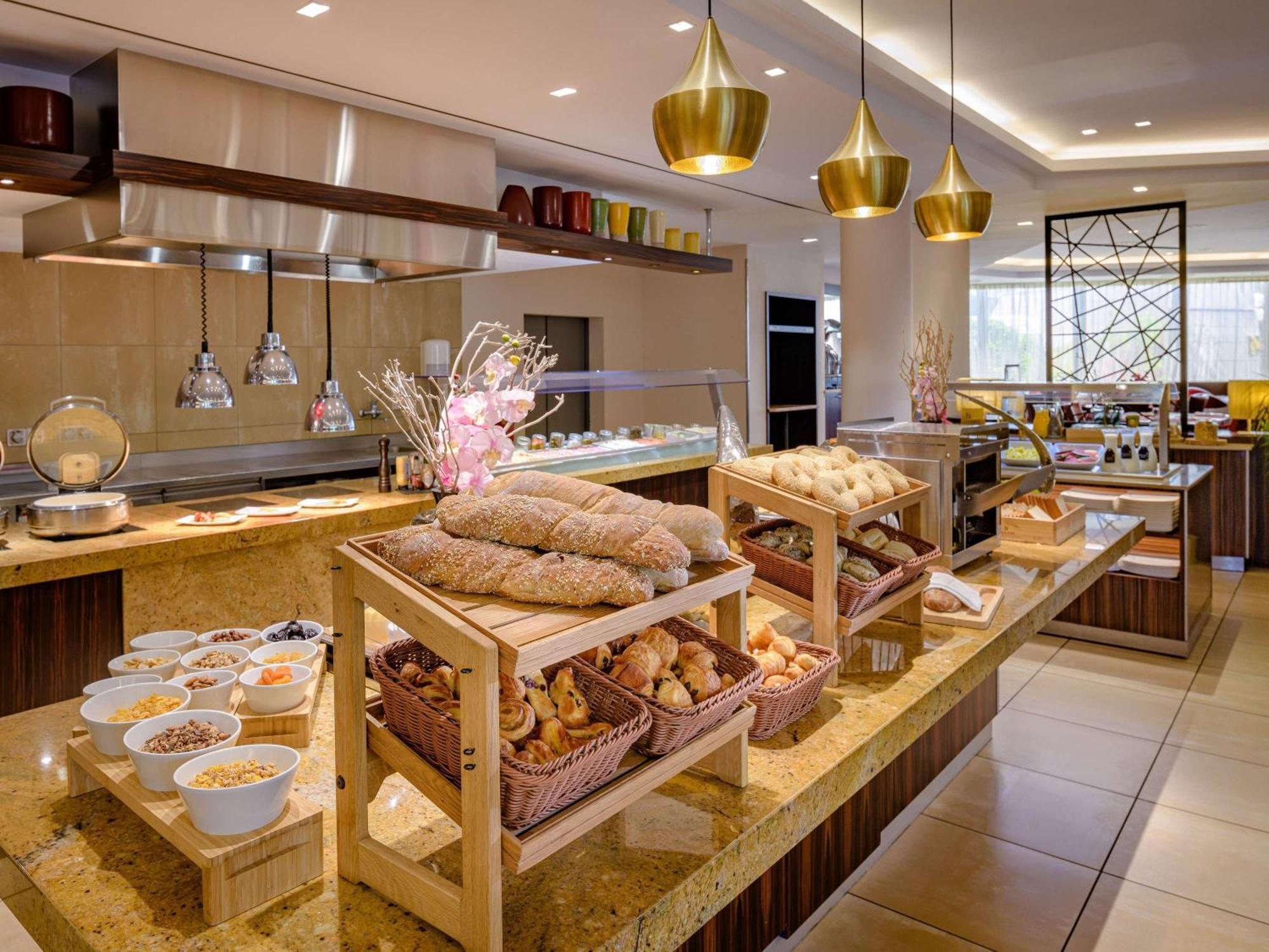 Moevenpick Hotel Geneva Meyrin Luaran gambar