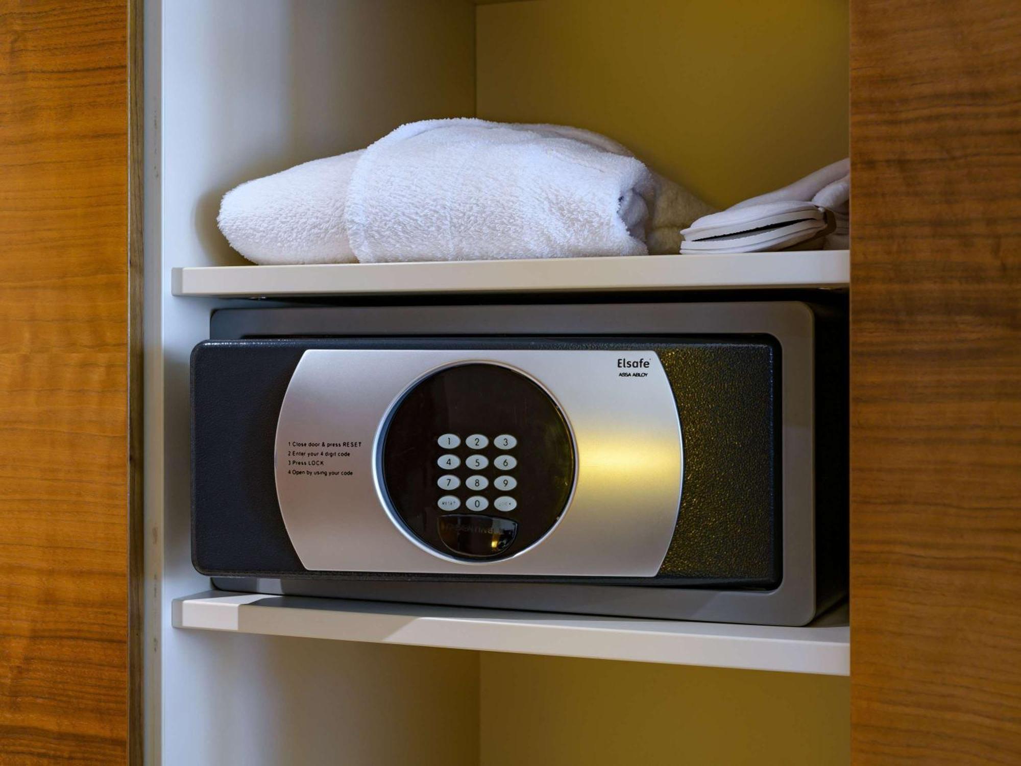 Moevenpick Hotel Geneva Meyrin Luaran gambar